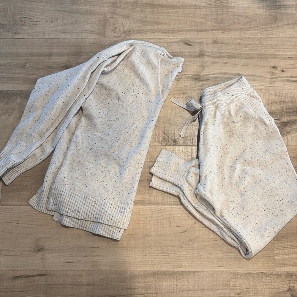 Stars Above Women’s Sweater Set